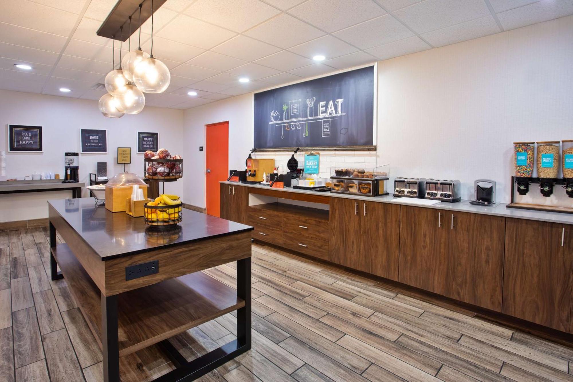 Seffner Hampton Inn & Suites Tampa East Casino Area מראה חיצוני תמונה